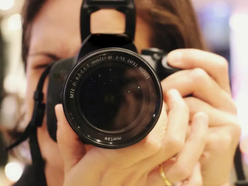 Creative advertising photography with Yalla Go Online to attract more customers